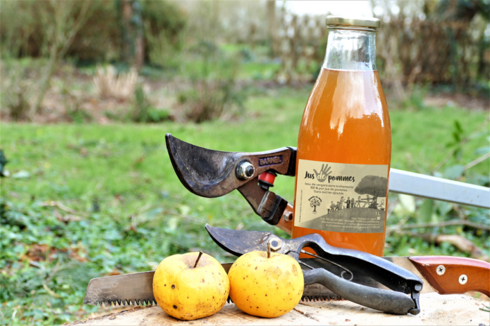 mockup jus de pomme